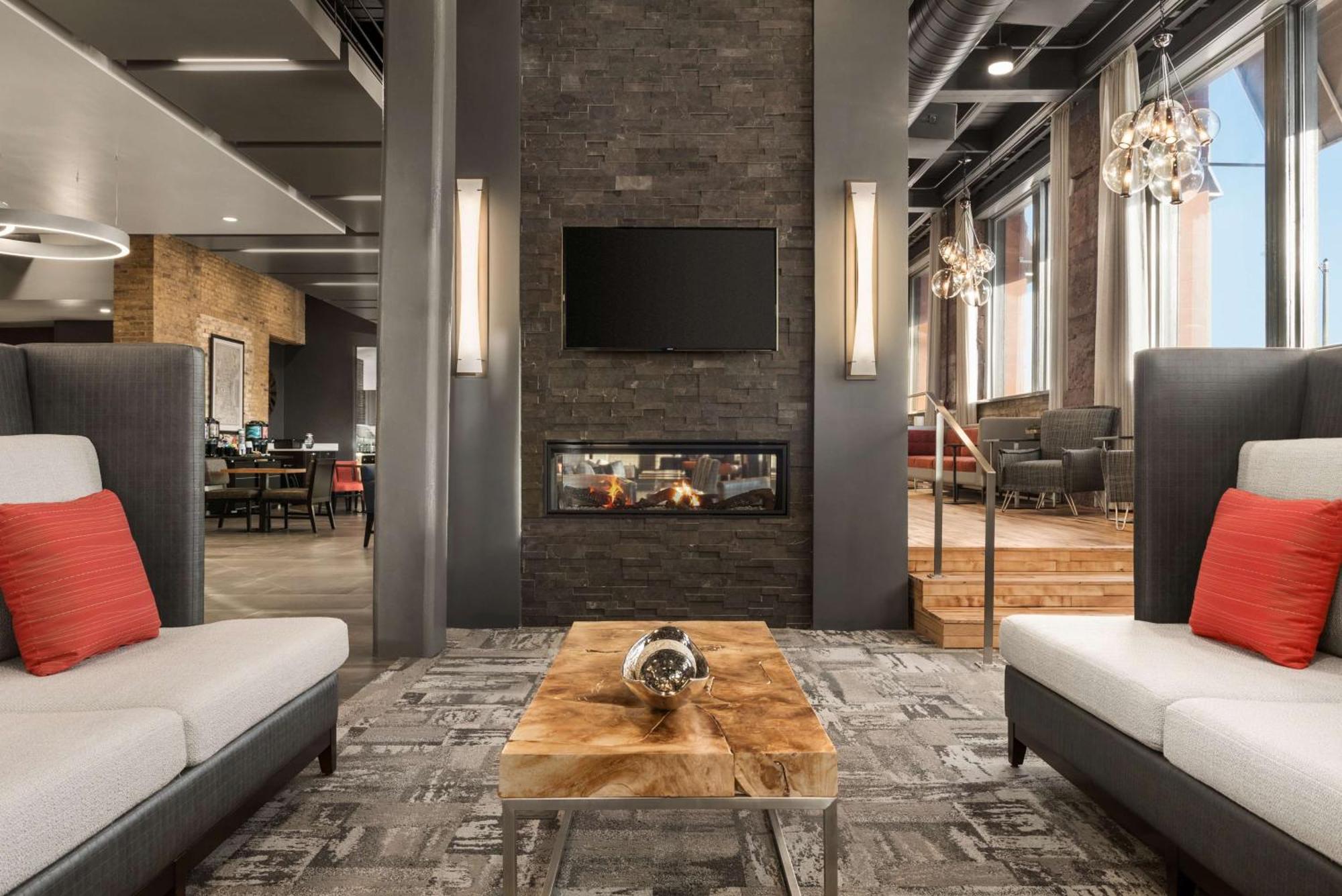 Homewood Suites By Hilton Milwaukee Downtown Εξωτερικό φωτογραφία